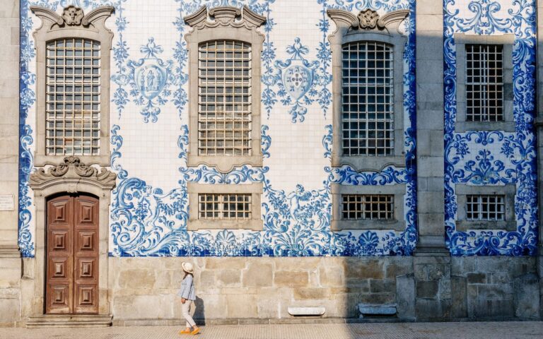 AG2510 shutterstock 2261810055 Azulejos Portugese ceramic tiles in Porto e1729564483629